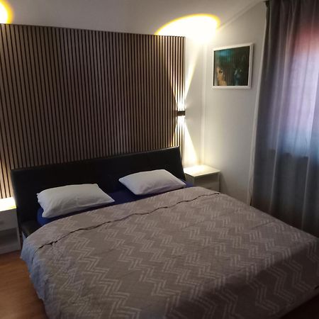 פורץ Apartment Camelia מראה חיצוני תמונה