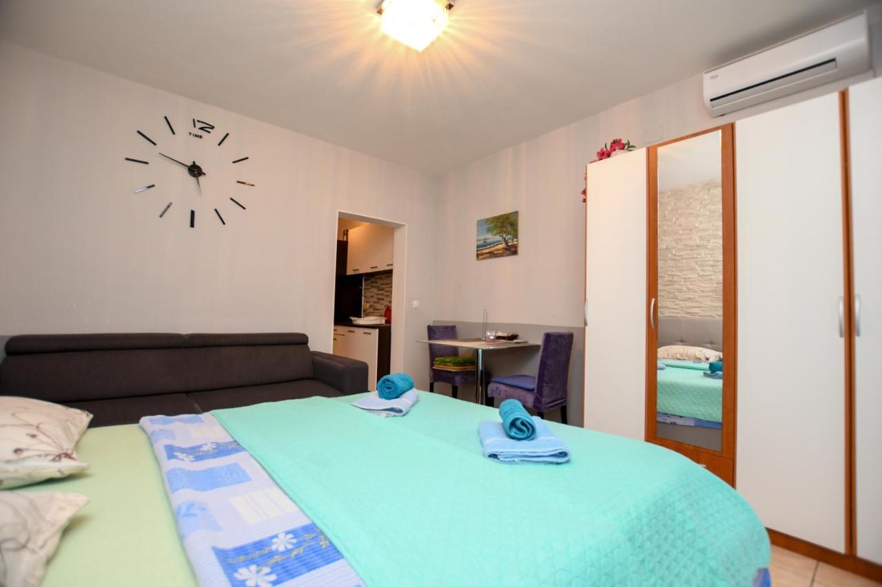 פורץ Apartment Camelia מראה חיצוני תמונה