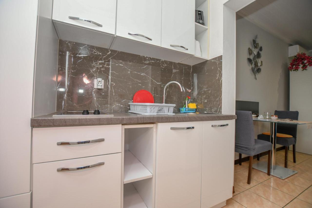 פורץ Apartment Camelia מראה חיצוני תמונה