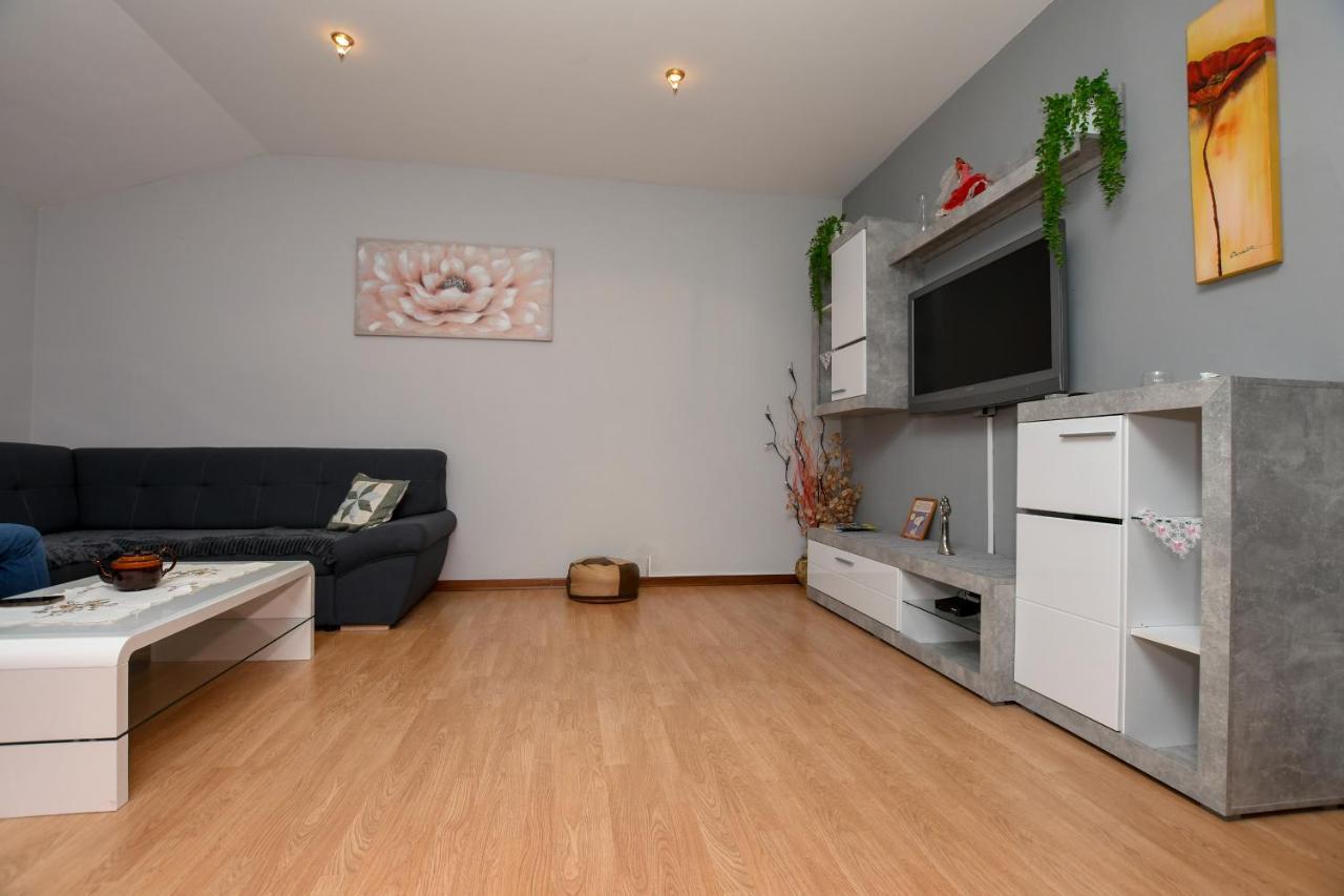 פורץ Apartment Camelia מראה חיצוני תמונה