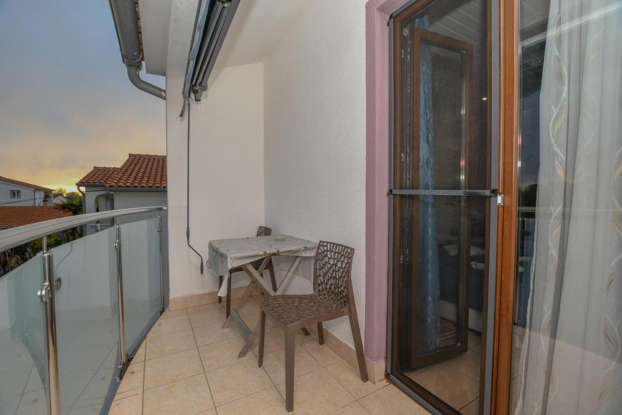 פורץ Apartment Camelia מראה חיצוני תמונה