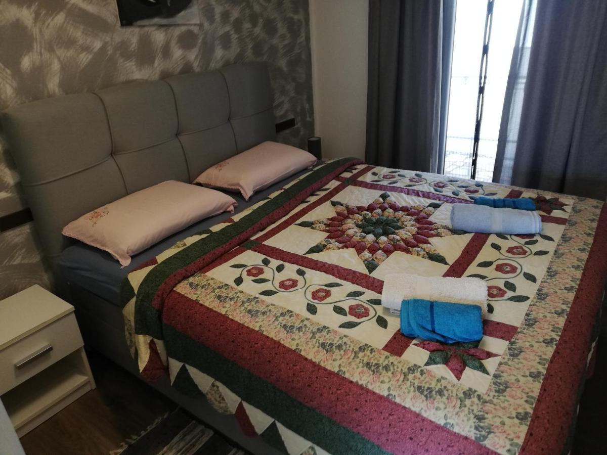 פורץ Apartment Camelia מראה חיצוני תמונה