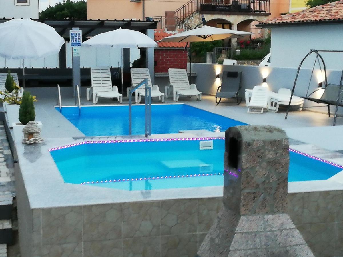 פורץ Apartment Camelia מראה חיצוני תמונה