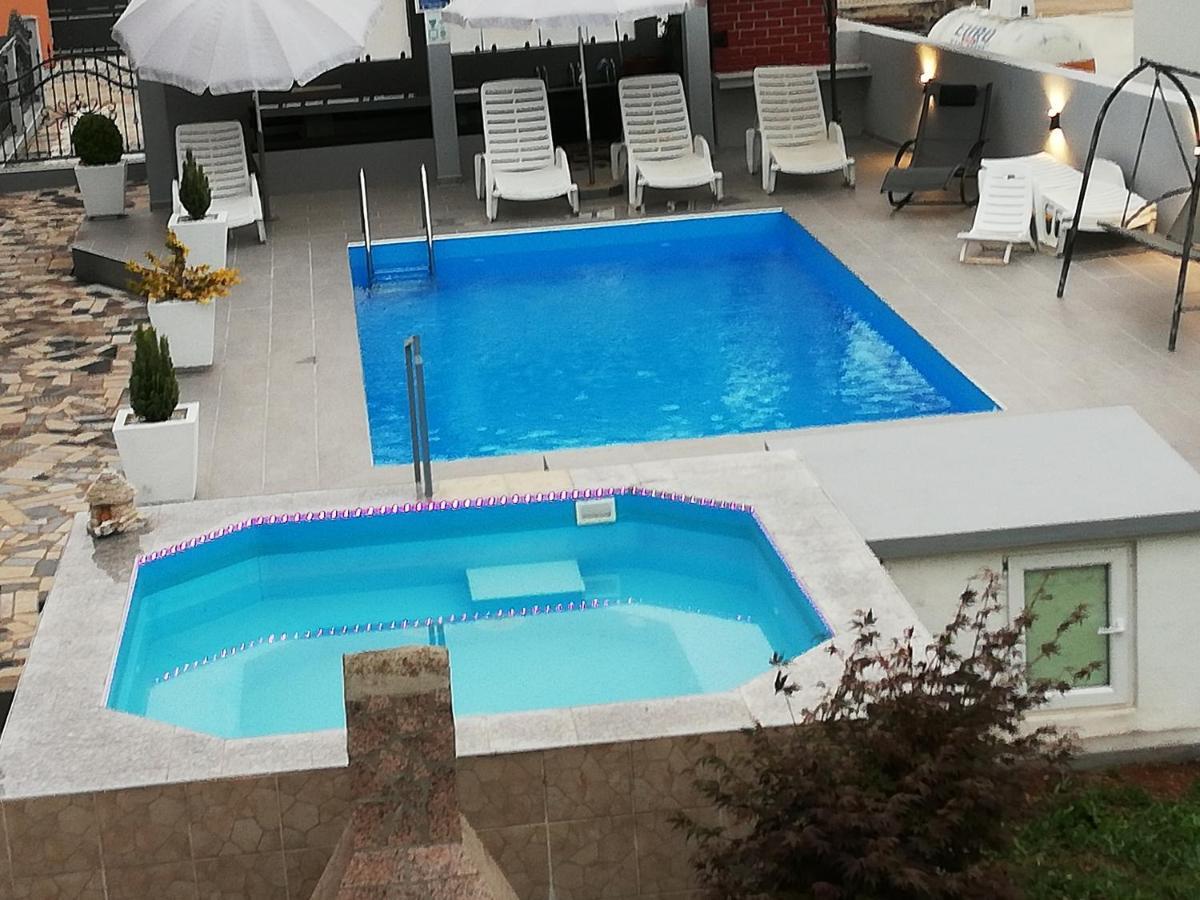 פורץ Apartment Camelia מראה חיצוני תמונה