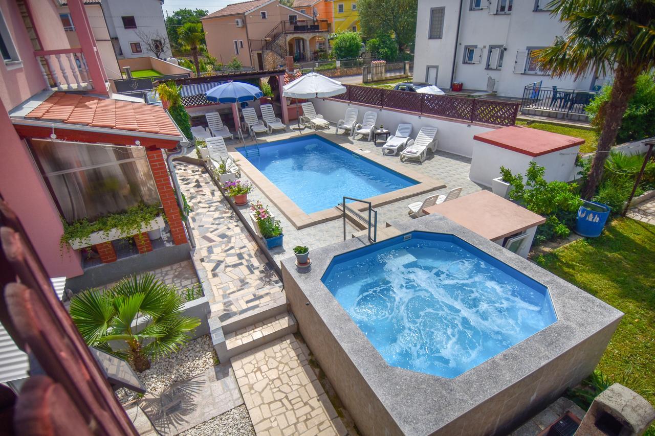 פורץ Apartment Camelia מראה חיצוני תמונה